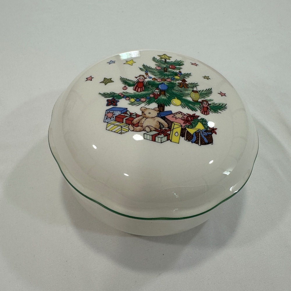Nikko Christmastime Covered Bon Bon Dish‎ 5in White Christmas Tree